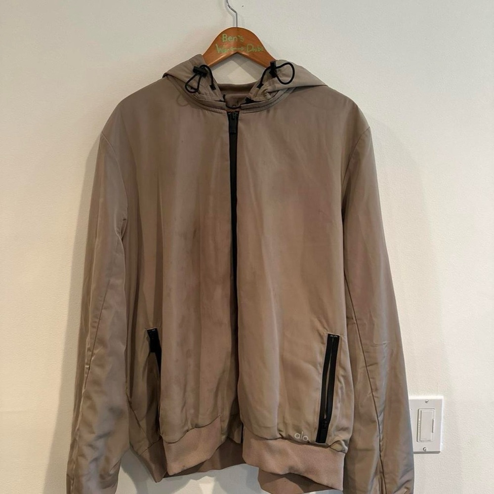 ALO Yoga Men's Beige Lightweight Jacket